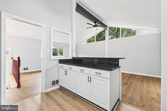 Building Photo - 8110 Springfield Village Dr