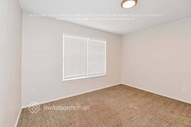 Building Photo - 1001 Windsor Ln