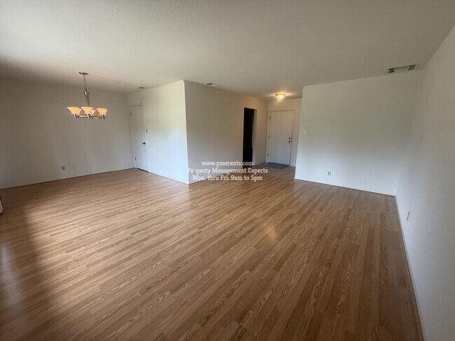 Building Photo - 6324 Savannah Pl