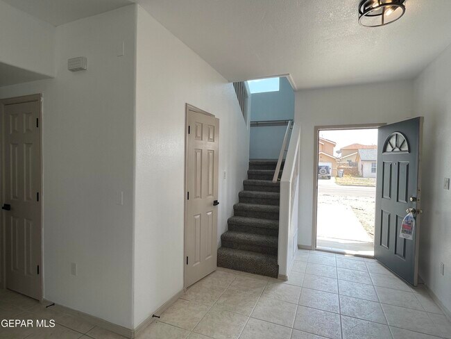 Building Photo - 12325 Tierra Arena Dr