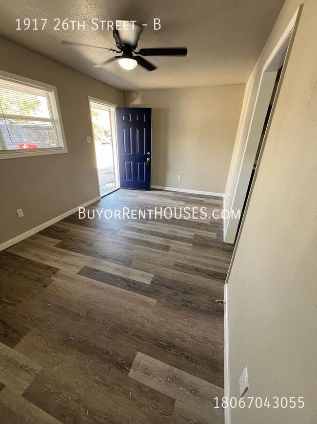 Building Photo - $499 Move-In Special (+ admin fee) + $0 De...