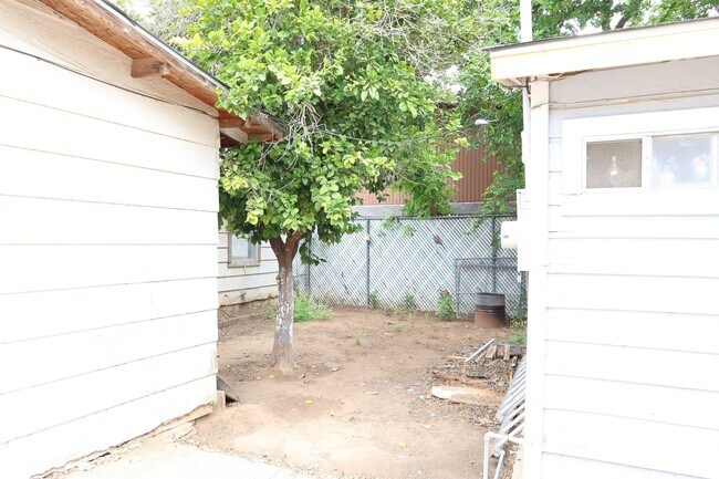 Building Photo - 3211 Galveston St