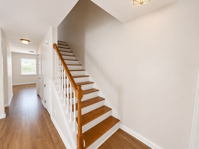 Building Photo - 504 Lowndes Hill Rd