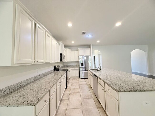 Building Photo - 4761 Dupont Cir