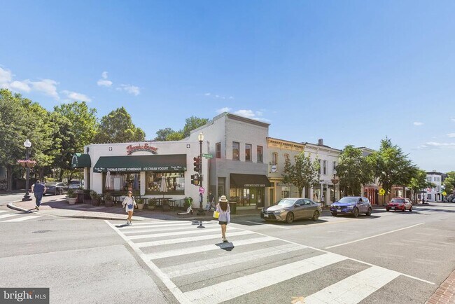 Building Photo - 1419 Wisconsin Ave NW