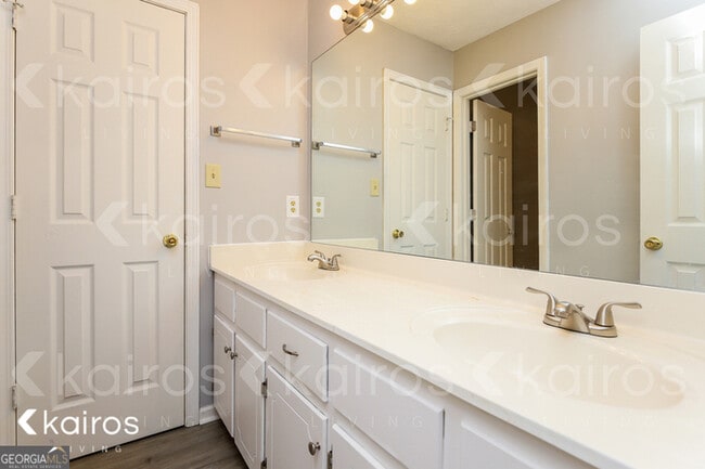 Building Photo - 105 Fawn Dr