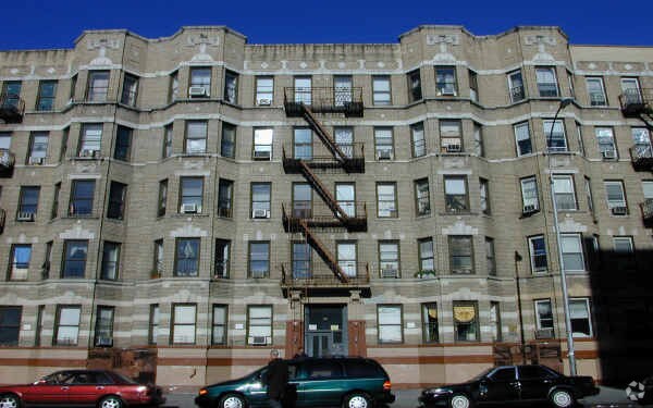 Executive Towers - 156 Sherman Ave