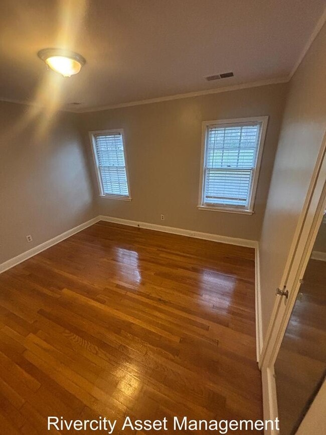 Building Photo - BERCLAIR BEAUTY!!!!!! YOU DON'T WANT TO MISS THIS ONE!!!