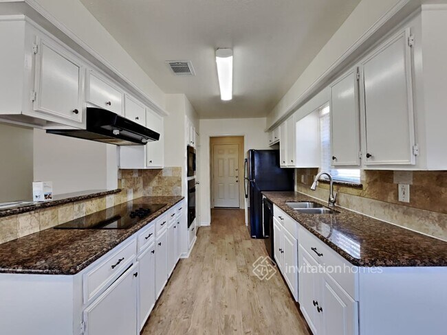 Building Photo - 15135 Tresch Ln