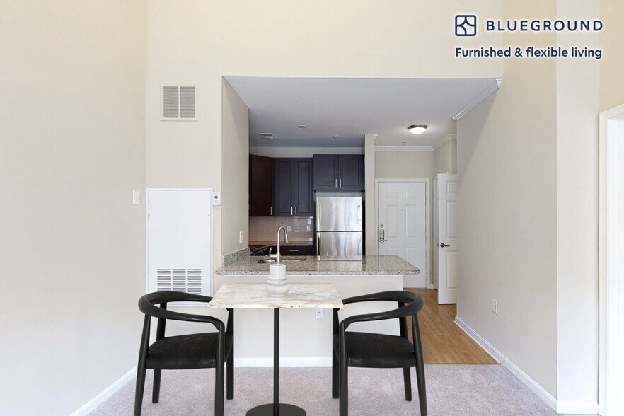 Building Photo - 2350 26th Ct S