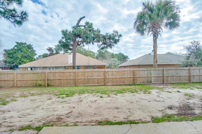 Building Photo - 5029 Lantana Dr