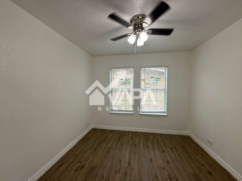 Building Photo - 231 Middlebury Dr