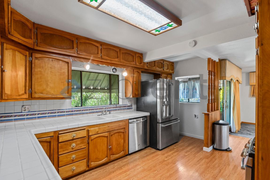 Building Photo - 1240 Parker St