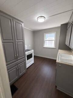 Building Photo - 229 N 15th St