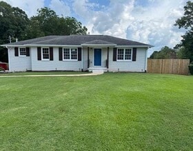 Building Photo - 635 Birchwood Ln SW