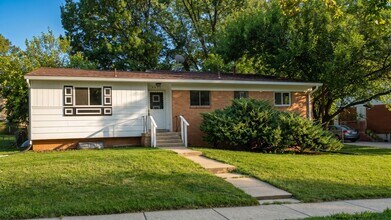 Building Photo - 4002 Blackpool Rd