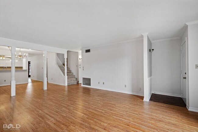 Building Photo - 203 Stratmore Dr