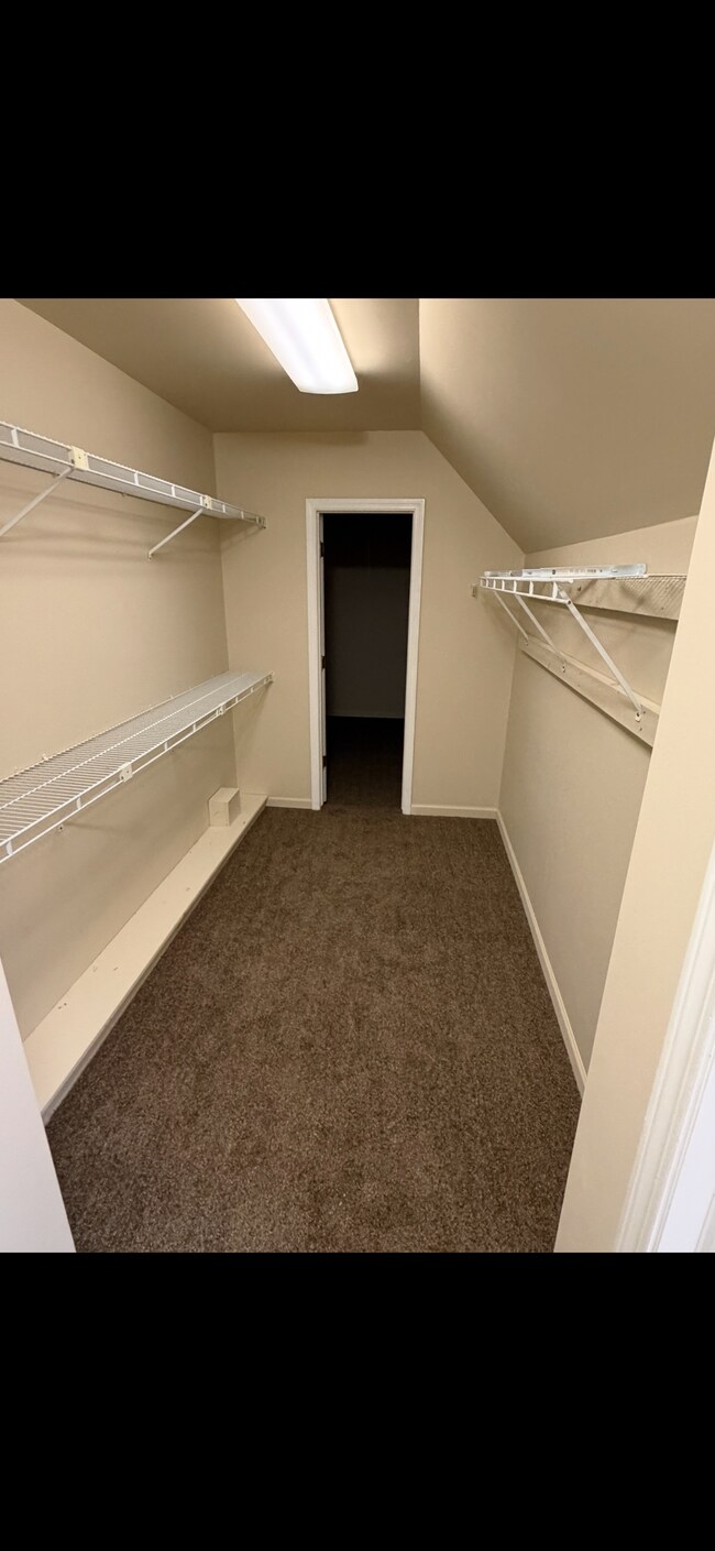 Building Photo - 889 Neff Rd