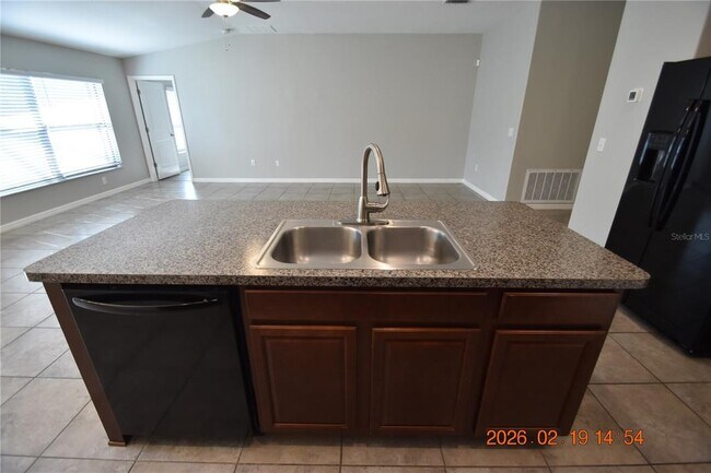 Building Photo - 9610 Sage Creek Dr