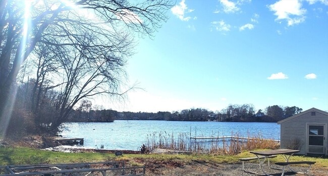 Building Photo - 23 Lantern Ln