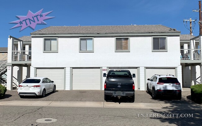 Building Photo - Villas at the Ridge Condo