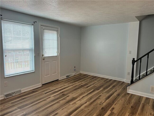 Building Photo - 5046 Harvest Ln