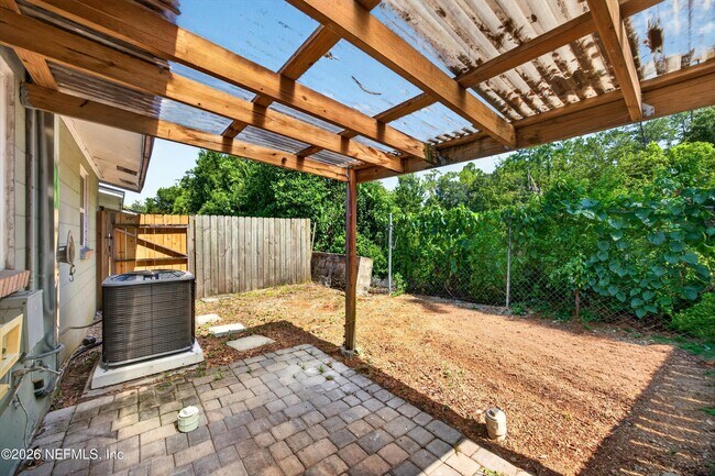 Building Photo - 8067 Parental Cir