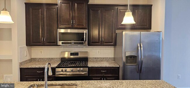 Building Photo - 156 Ironwood Ct