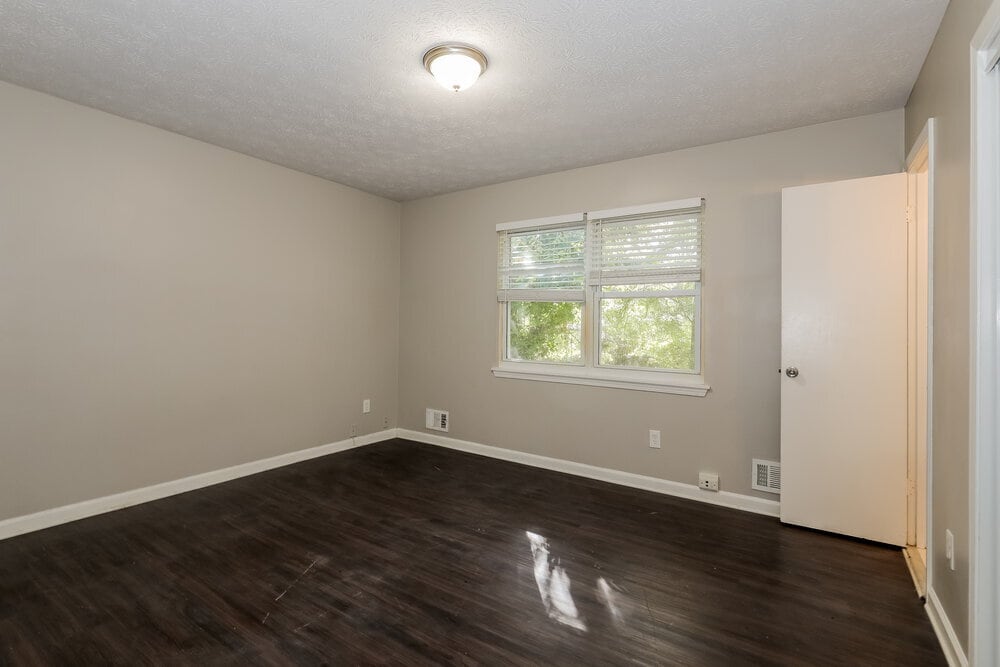 Building Photo - 446 Wexwood Dr