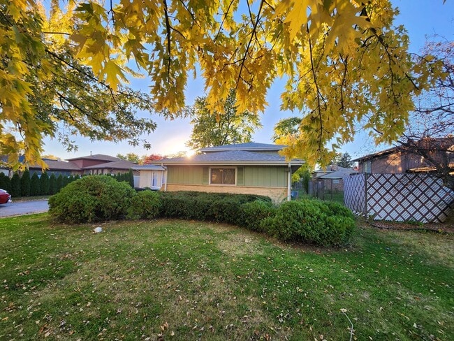 Building Photo - Welcome to the heart of South Holland’s Ce...