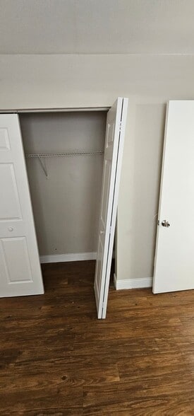 Building Photo - 3400 Foxcroft Rd