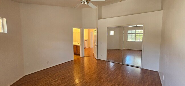 Building Photo - 7229 Ojai Dr