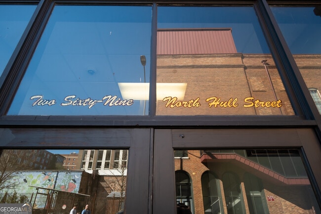 Building Photo - 269 N Hull St