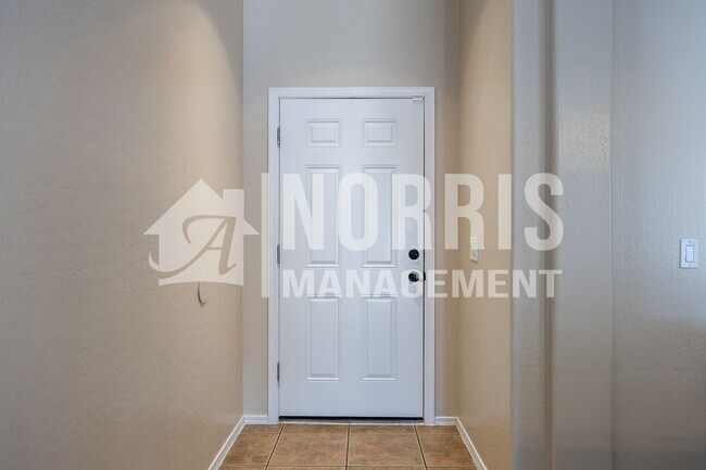 Building Photo - Great Home, Location and Move-In Ready!
