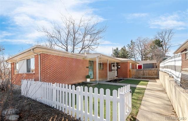 Building Photo - 1476 W Dakota Ave