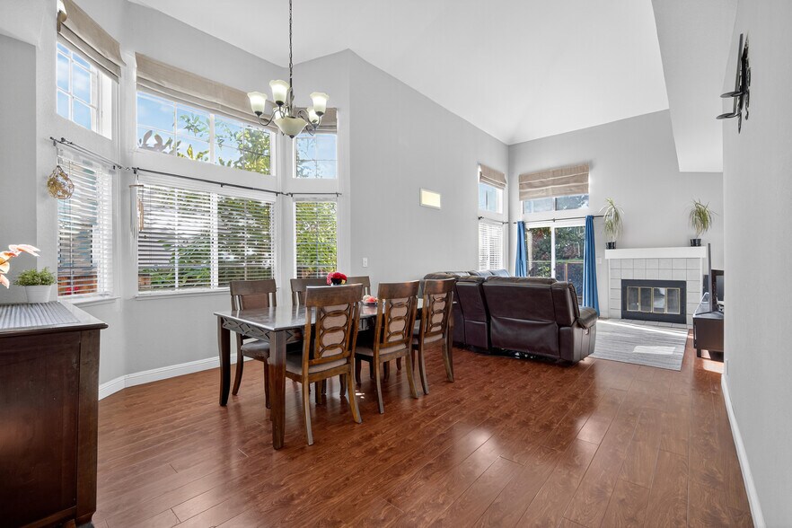 Building Photo - 151 Buck Ct