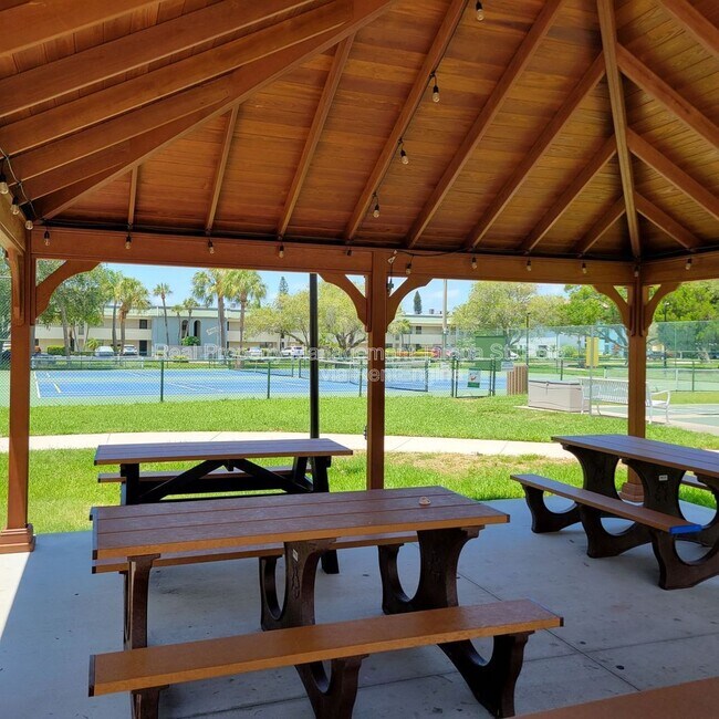 Building Photo - 12310 Capri Cir N