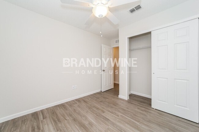 Building Photo - 540 Narnia Ct