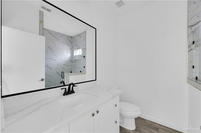 Building Photo - 23 N Sugar Bear Dr
