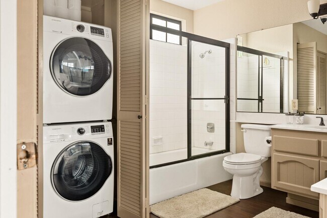 Building Photo - 217 Village Bay