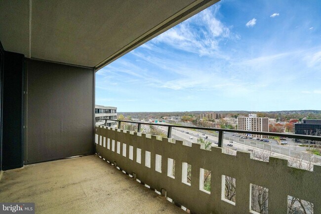 Building Photo - 6301 Stevenson Ave