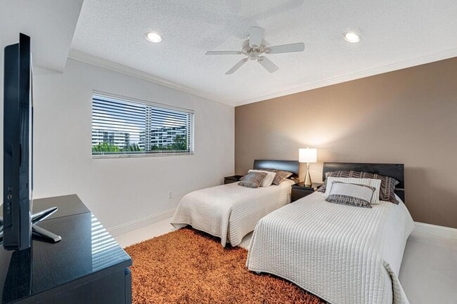 Building Photo - 3605 S Ocean Blvd