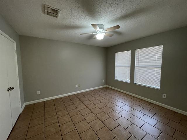Building Photo - 5619 Swan Lake Dr