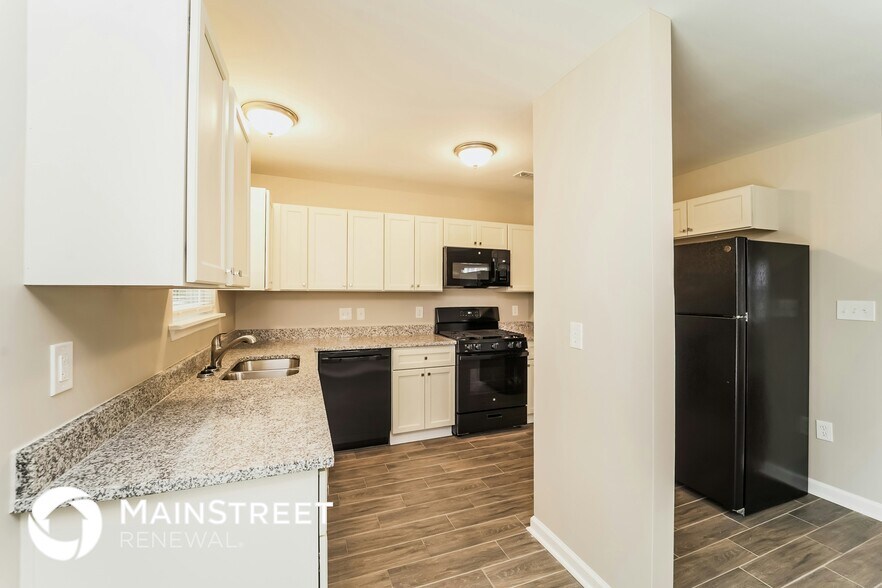 Building Photo - 8217 Meadowdale Ln