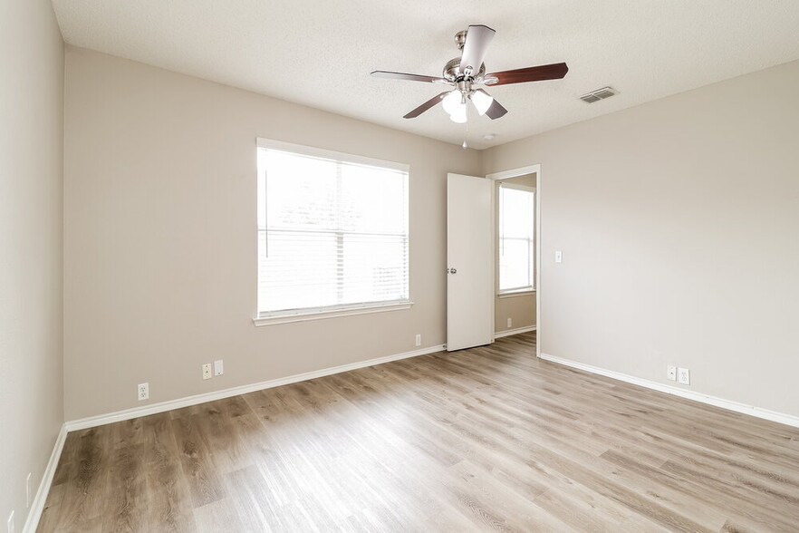 Building Photo - 3317 Bentgate Ct