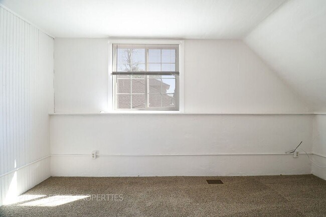 Building Photo - 1825 11th Ave