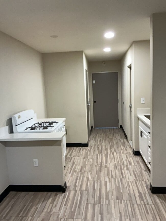 Building Photo - Inviting Cozy Studio With 1 Bath In Barstow!