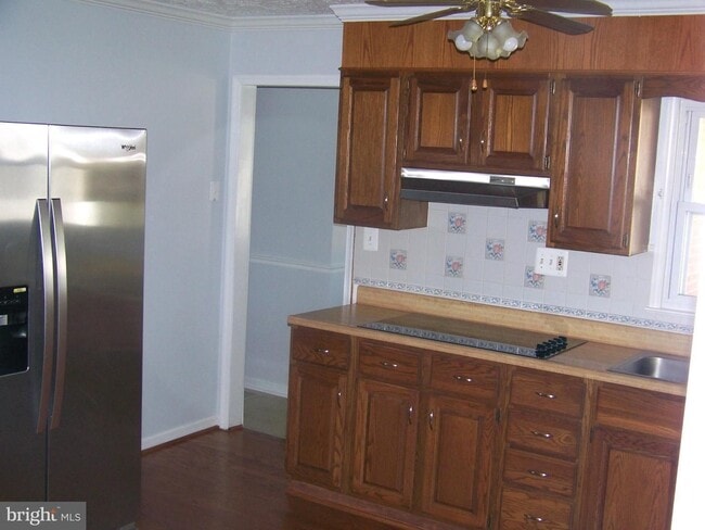 Building Photo - All One Level Living La Plata