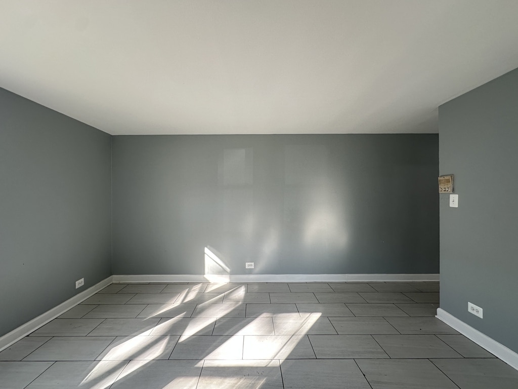 Building Photo - 6719 N California Ave