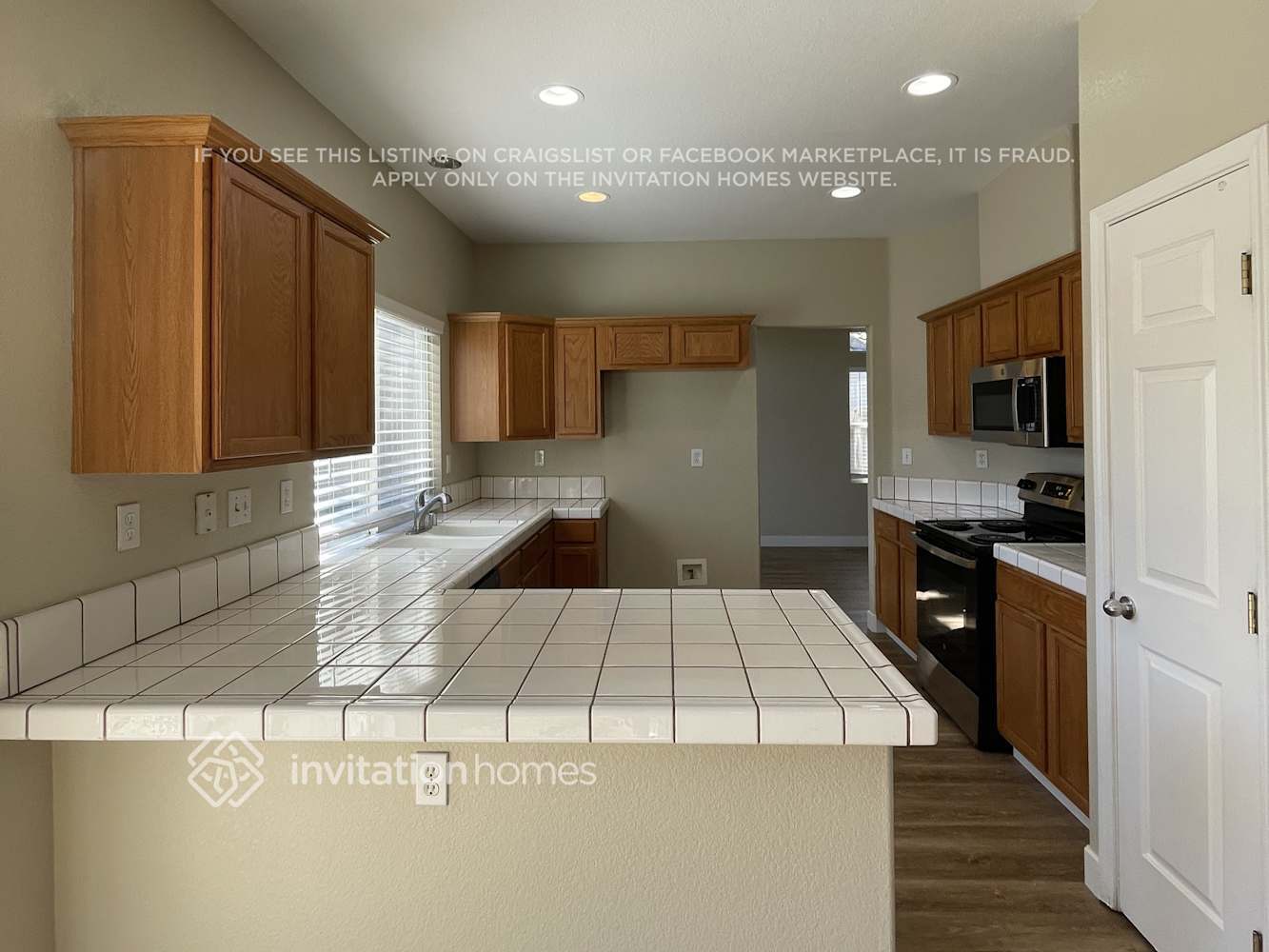 Building Photo - 9255 Boulder Falls Ct